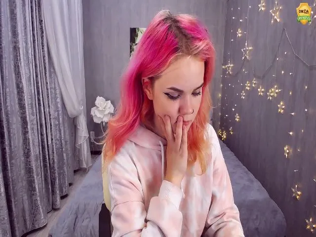 Live sex webcam photo for KerryBlair #262033521