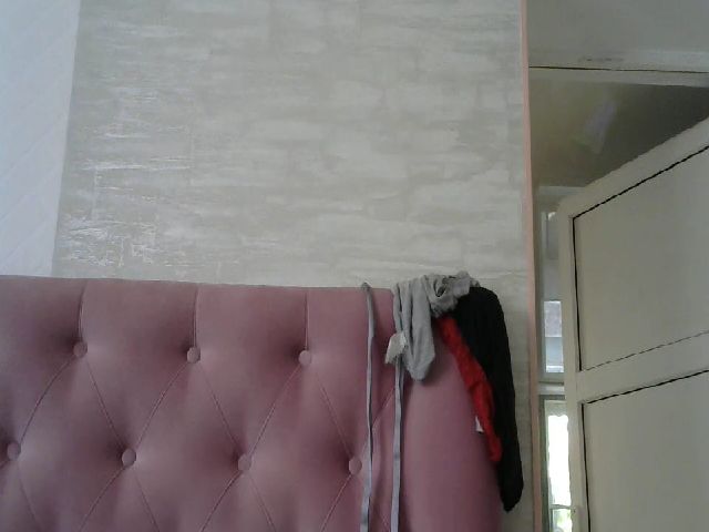 Live sex webcam photo for Jessica1717 #253027109