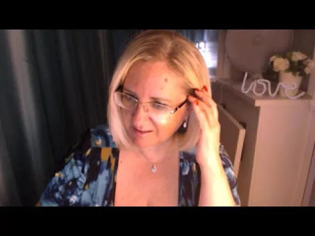 Live sex webcam photo for Cryna_Miss #257133486
