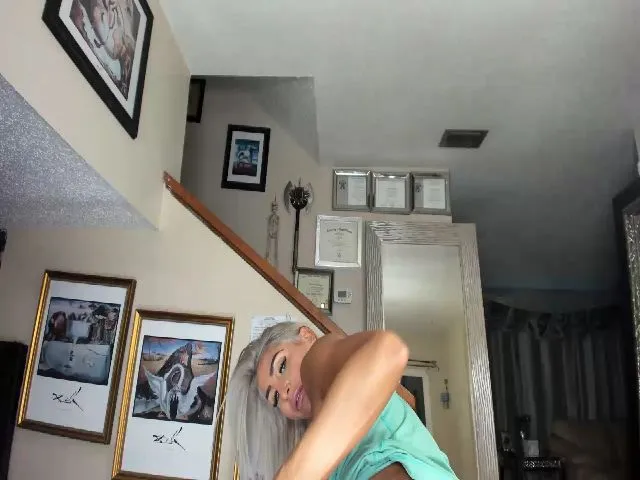 Live sex webcam photo for ADRIANA_FOX #262404737