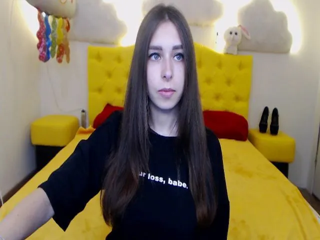 Live sex webcam photo for LindaJason #255950282