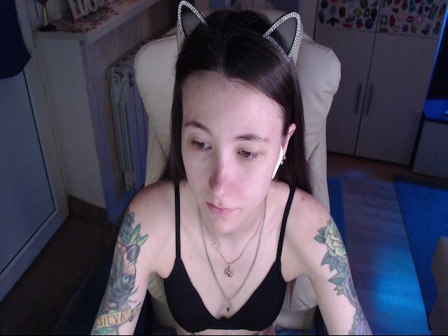 Live sex webcam photo for KeyshaLush #257395976