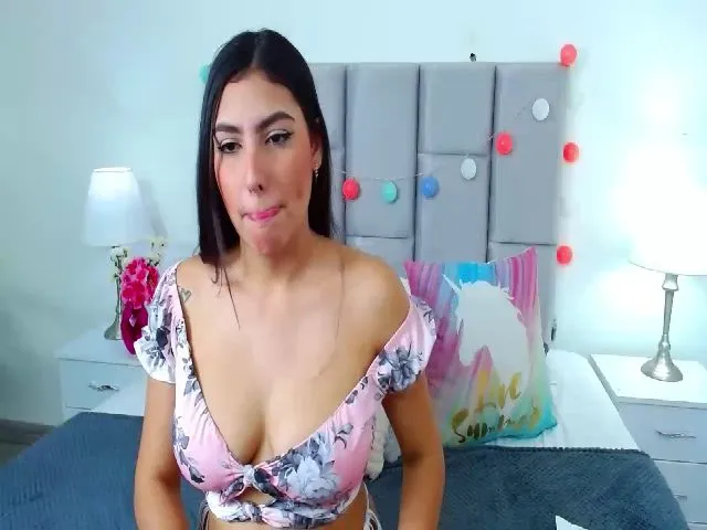 Live sex webcam photo for Mia_thompsons #256903260