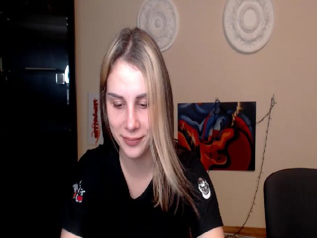 Live sex webcam photo for PolliMilk #257384048