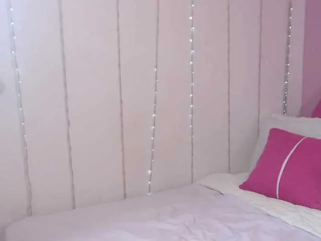 Live sex webcam photo for alahia-diez #242214247