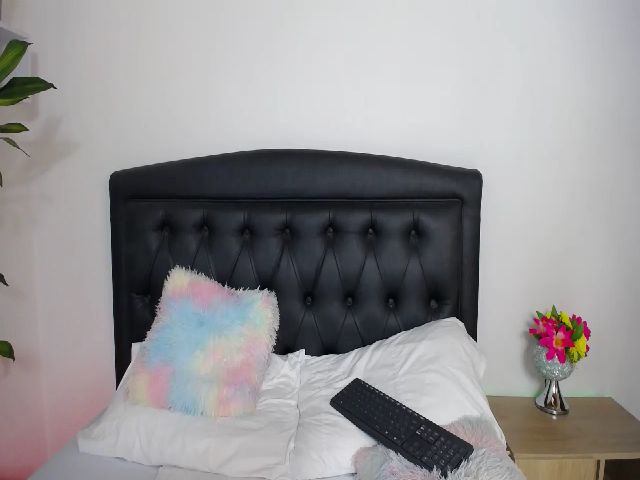 Live sex webcam photo for Mairerf #258694749