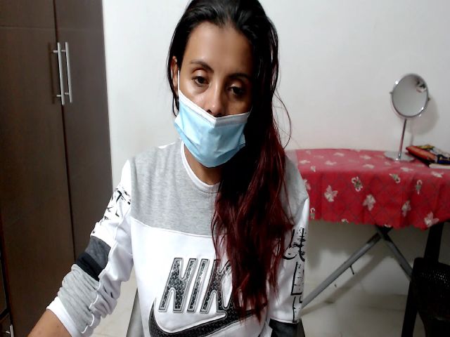 Live sex webcam photo for Angelina323 #256121231