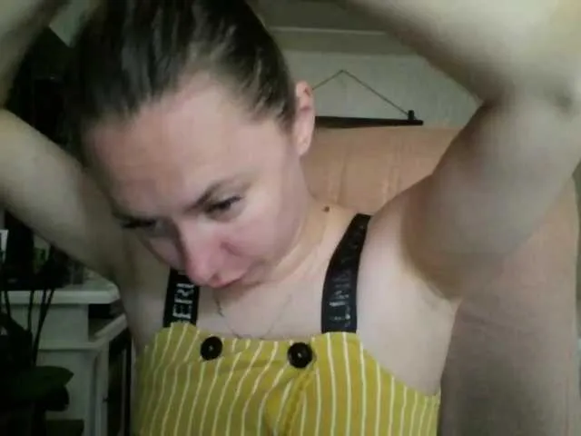 Live sex webcam photo for TrickyHare #249788175