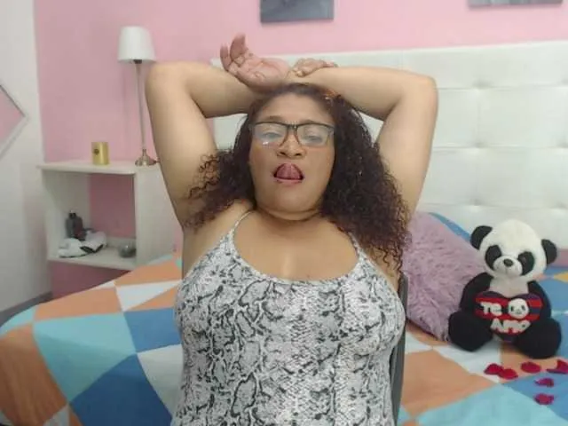 Live sex webcam photo for lucerogonzale #241006905