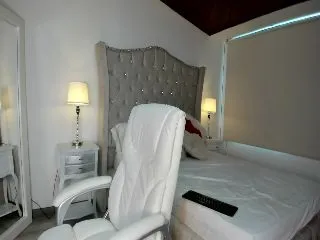 Live sex webcam photo for Naughtykitty4 #251988376