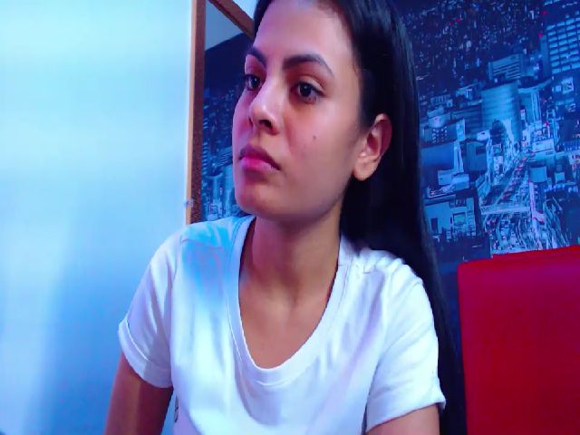 Live sex webcam photo for Haily_scot #253563923