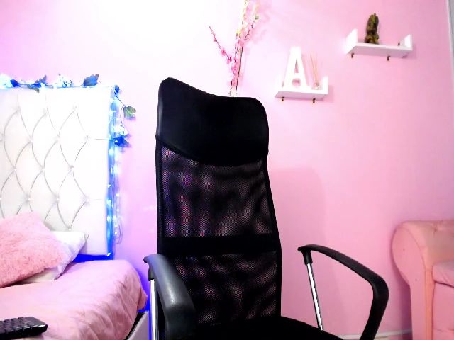 Live sex webcam photo for Aleja_Clark #265370589