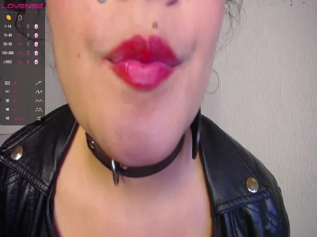 Live sex webcam photo for Noonalatin #255984867