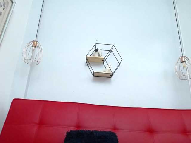 Live sex webcam photo for emily-brown #257228312