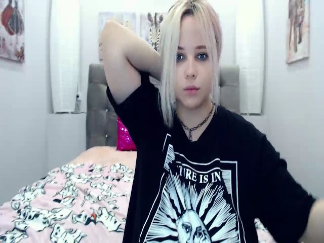 Live sex webcam photo for Helokit #259111955