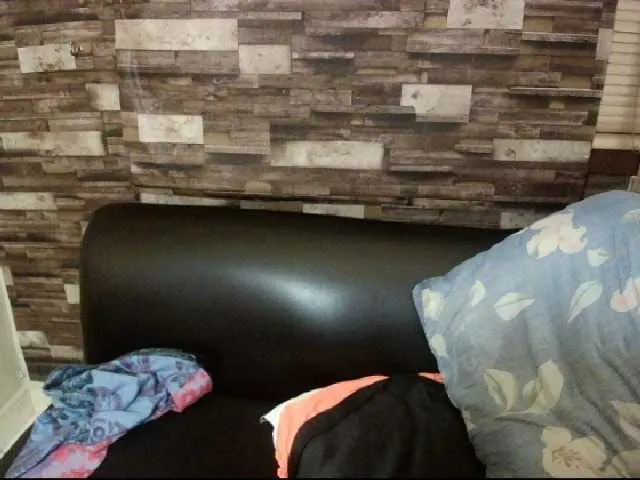 Live sex webcam photo for Indiantasha #287985958