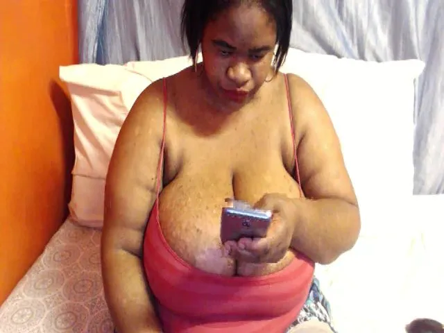 Live sex webcam photo for Sweetnozie #263097174