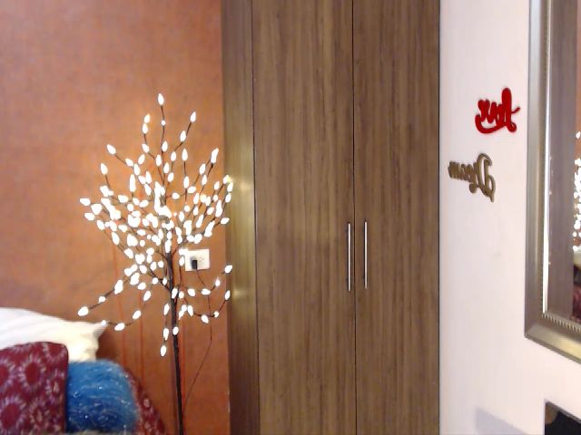 Live sex webcam photo for Forevermanu #252512530