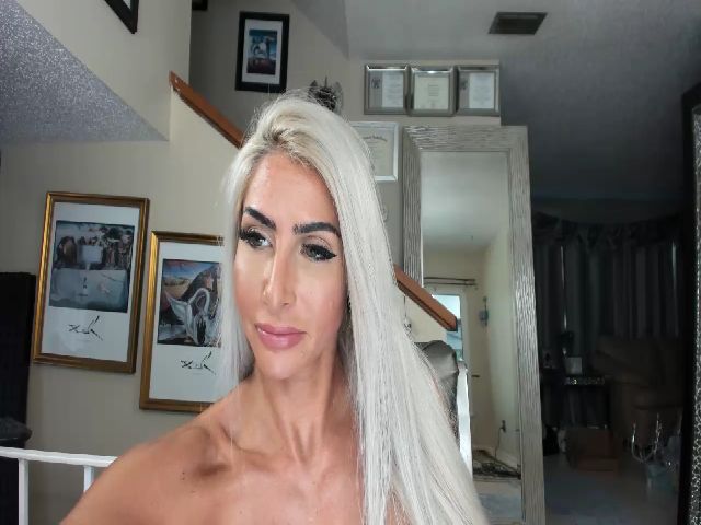 Live sex webcam photo for ADRIANA_FOX #258257891