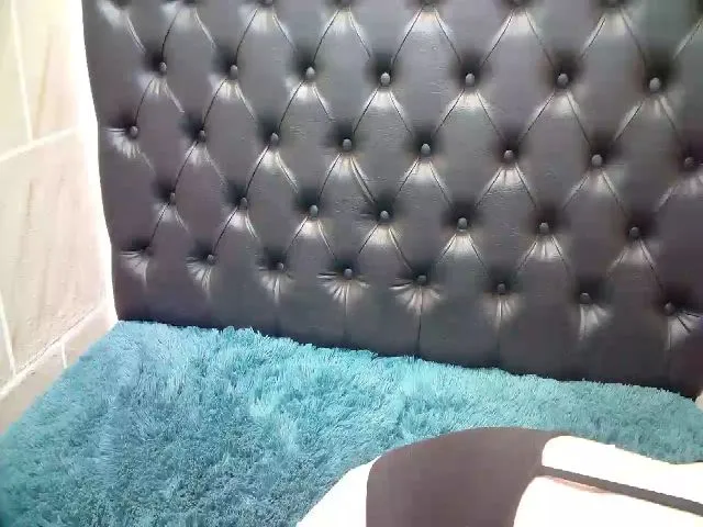 Live sex webcam photo for Emmaafox #256977447