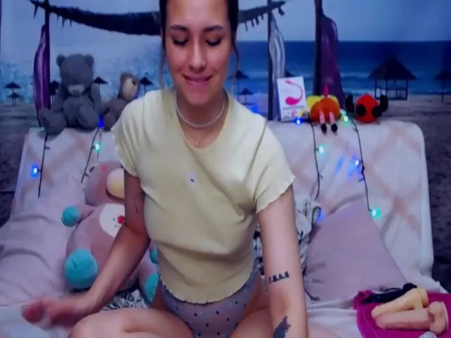 Live sex webcam photo for AlisMonrov18 #260508767