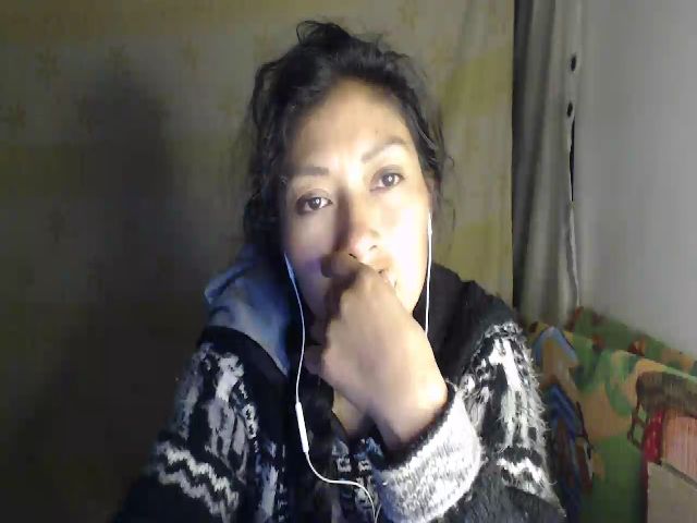 Live sex webcam photo for CHILENITAHOT #259696290