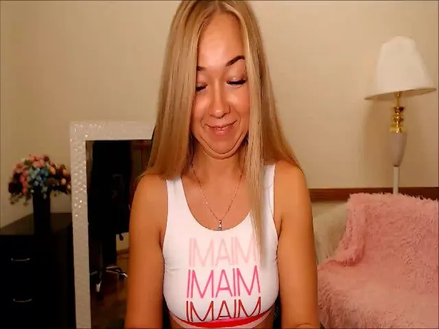 Live sex webcam photo for LoreenThornon #265116566