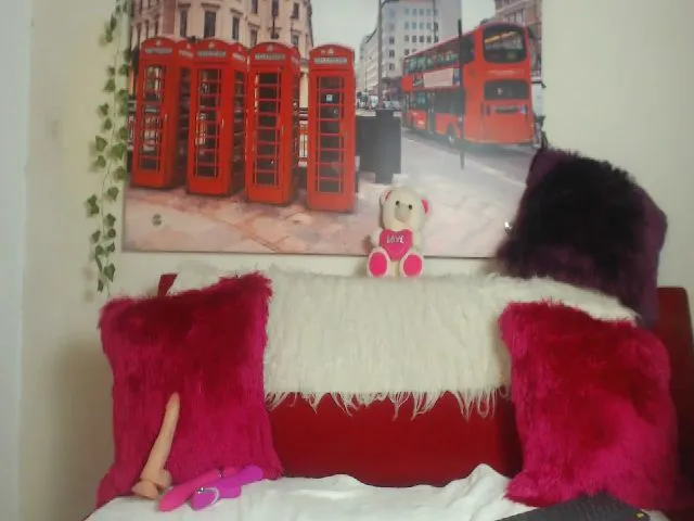 Live sex webcam photo for Emiliarain #256116738