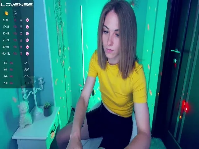 Live sex webcam photo for LilFluffyDuck #262596384