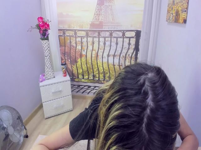 Live sex webcam photo for StellaHemera #264722156