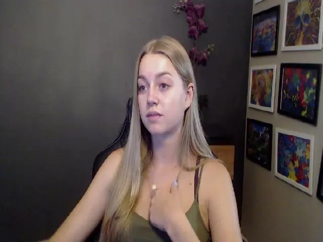 Live sex webcam photo for LUSTerica #253693184