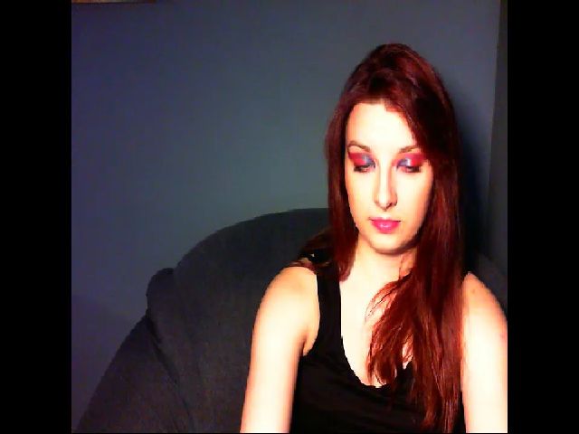 Live sex webcam photo for VirginLuna18 #255359224