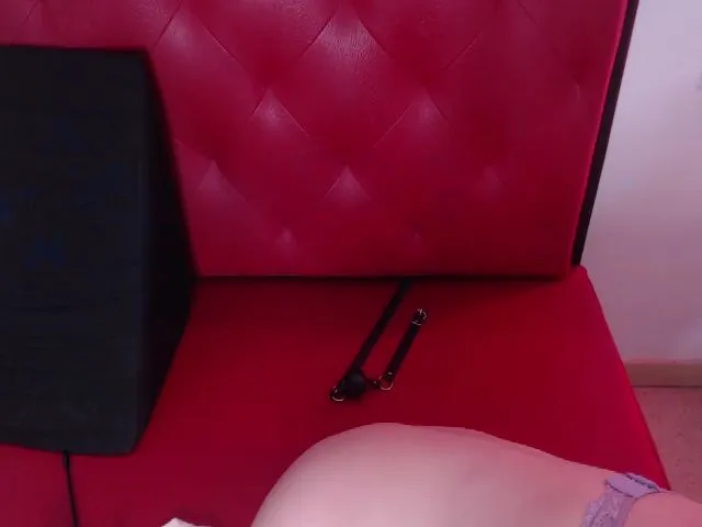 Live sex webcam photo for AliceMuller #287873380