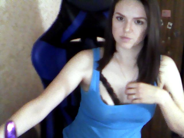 Live sex webcam photo for BattyCrystal #265578121