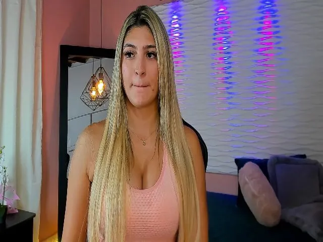 Live sex webcam photo for IsabelaBrown #252703279