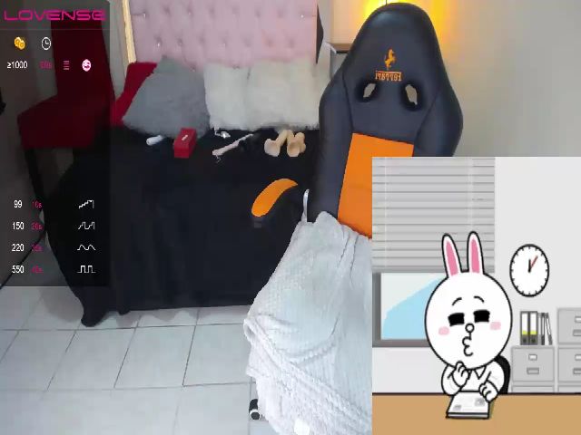 Live sex webcam photo for LESLY_LAURA #264344875