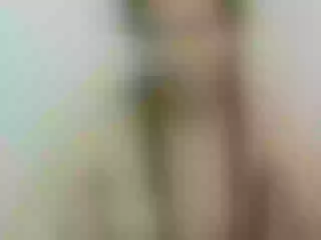 Live sex webcam photo for ElianaKin #264601244