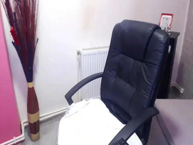 Live sex webcam photo for ElenaSworld #254389352