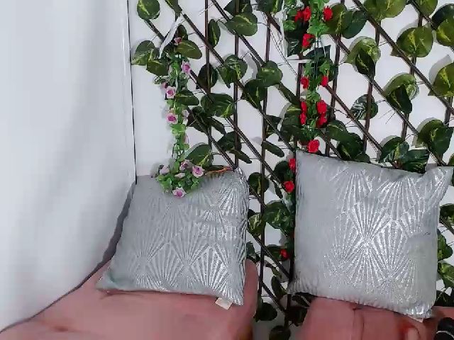 Live sex webcam photo for Hanna_becker #258342971