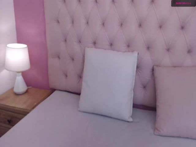 Live sex webcam photo for Keyra_R #255335411