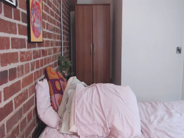 Live sex webcam photo for Pixie_Snow #253393761