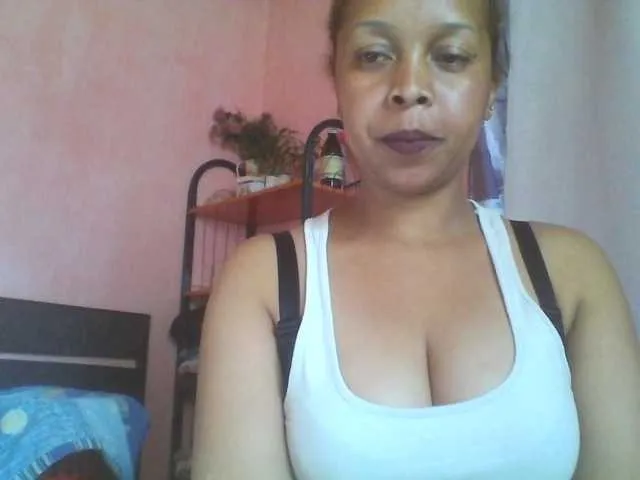 Live sex webcam photo for big-ass-sexy #255919022
