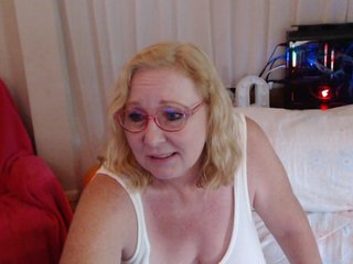 Live sex webcam photo for LisaLinny #240626457