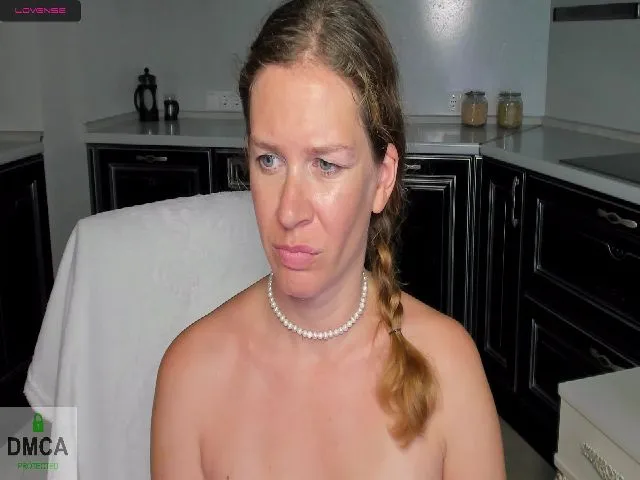 Live sex webcam photo for StelaMartin #253129678