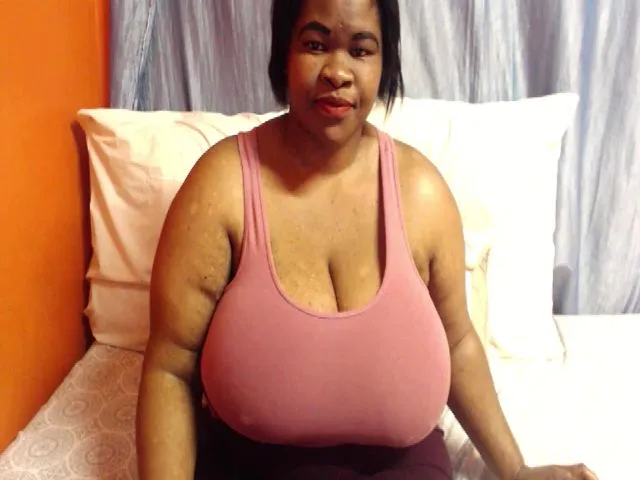 Live sex webcam photo for Sweetnozie #263622582