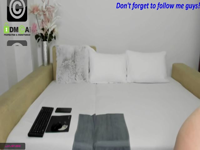 Live sex webcam photo for AnissyaX #259747408