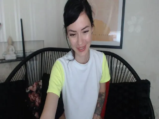 Live sex webcam photo for Lealanie #262546594