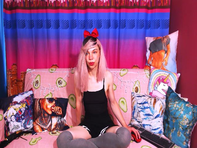 Live sex webcam photo for Lolly_Goddess #258123891