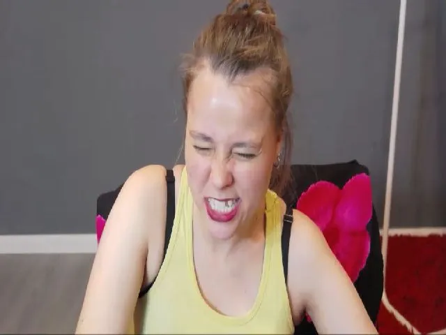 Live sex webcam photo for SimplyJoy #253580181