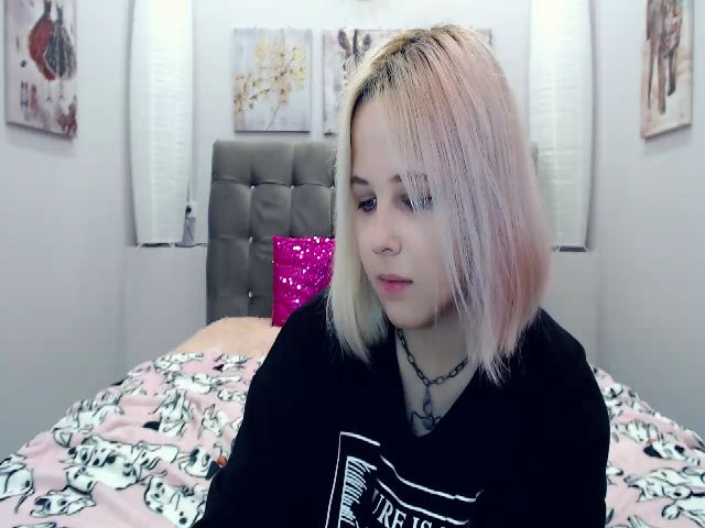 Live sex webcam photo for Helokit #259085623